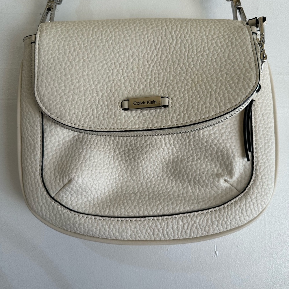 Calvin Klein White Pebbled Leather Crossbody Bag - Picture 5 of 8